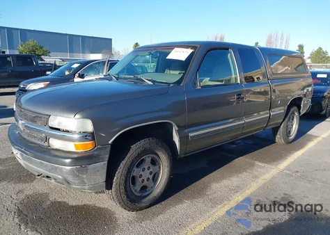 1999 Chevrolet Silverado 1500 Ls z USA, uszkodzony, nr VIN 1GCEK19T4XE187839